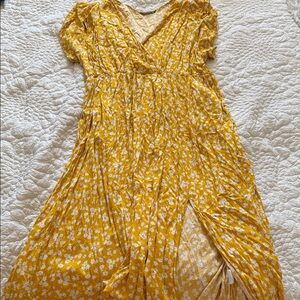 BloomChic Yellow and White Floral Dress